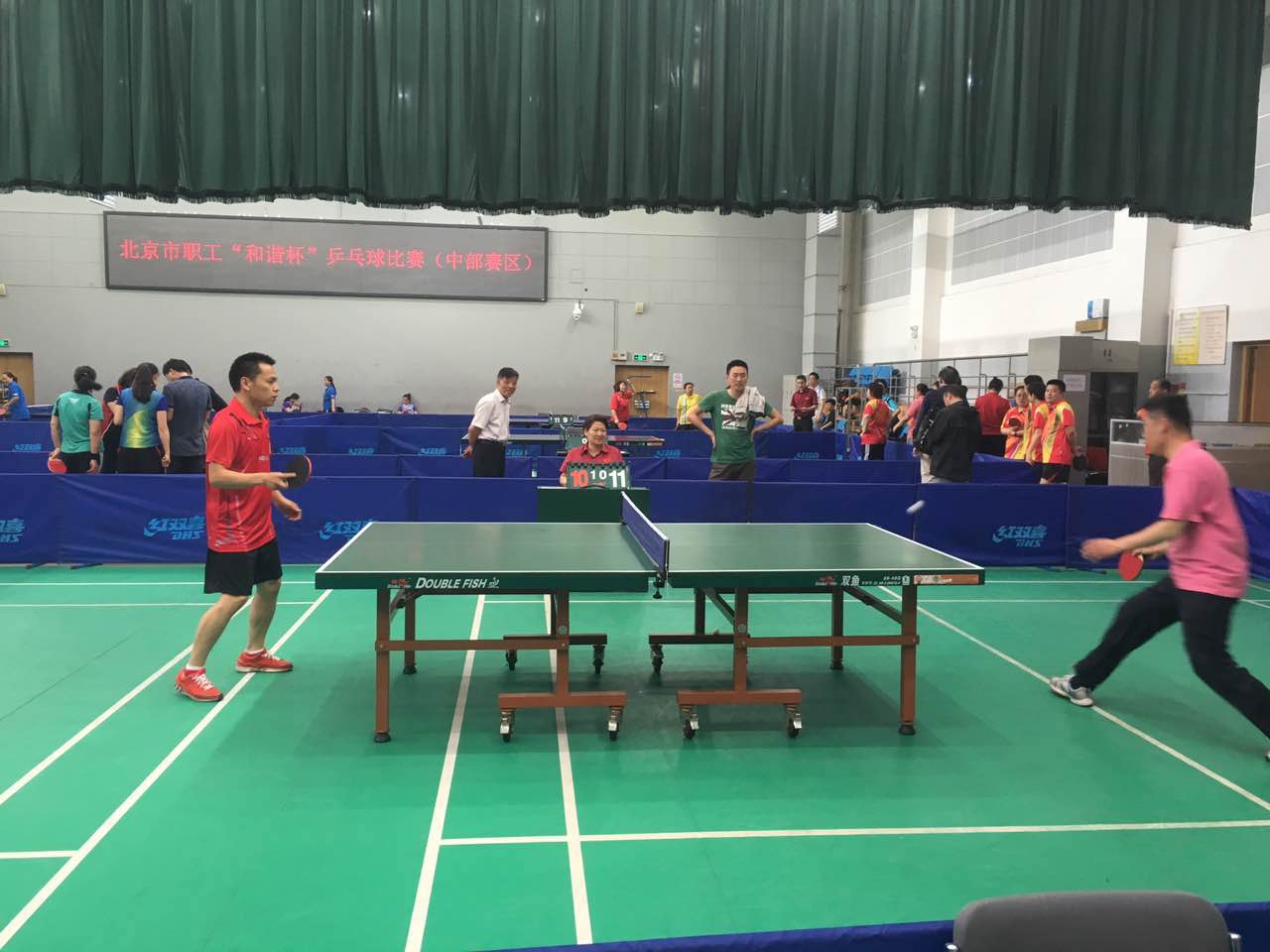 参加“2016年北京市职工‘和谐杯’乒乓球比赛”(图4)
