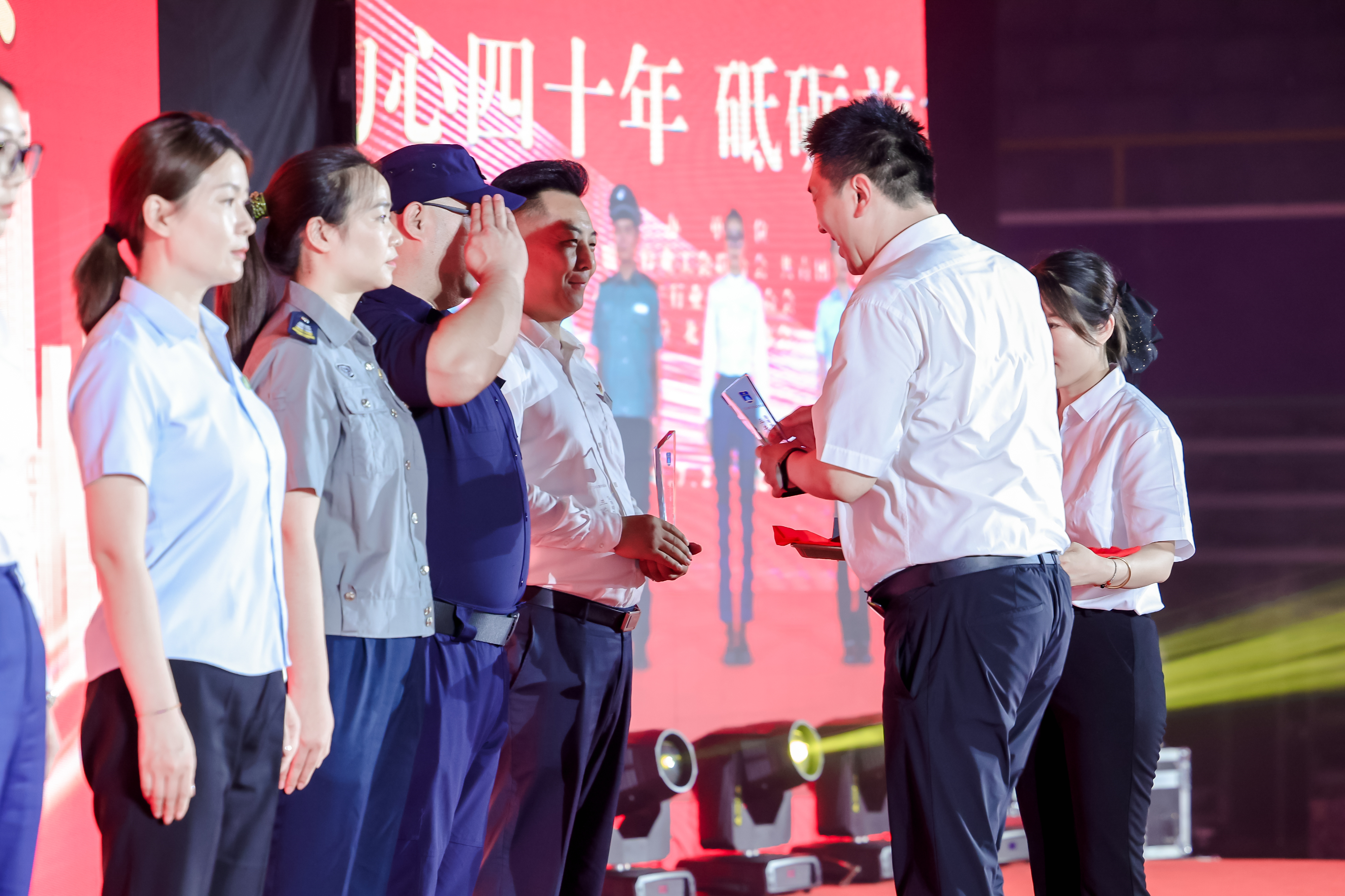 0cad057e-d7e9-4d37-8947-5a9e7a65108b.jpg